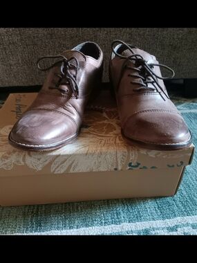 Free People Women's Distressed Brown Leather Lace-Up Dress Shoes